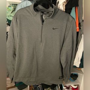 Excellent condition Nike golf quarter zip!